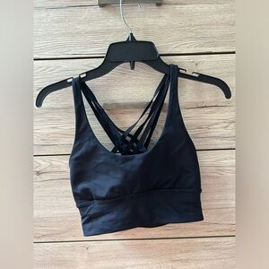 Black lululemon sports bra size 6; great condition
